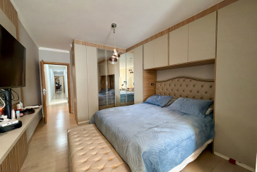 Lindo Sobrado semi novo à venda no Bairro do Parque São Domingos na Rua José Tobias dos Santos, 