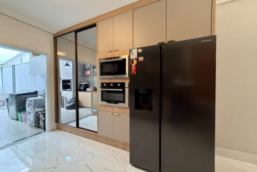 Lindo Sobrado semi novo à venda no Bairro do Parque São Domingos na Rua José Tobias dos Santos, 