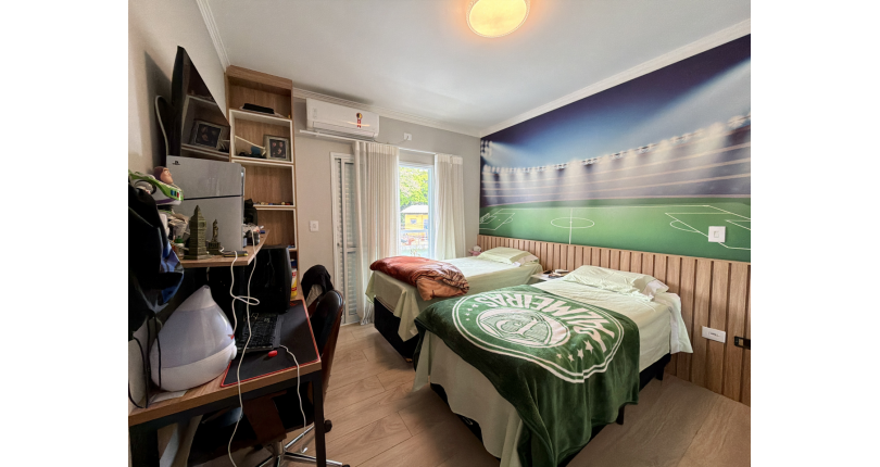 Lindo Sobrado semi novo à venda no Bairro do Parque São Domingos na Rua José Tobias dos Santos, 