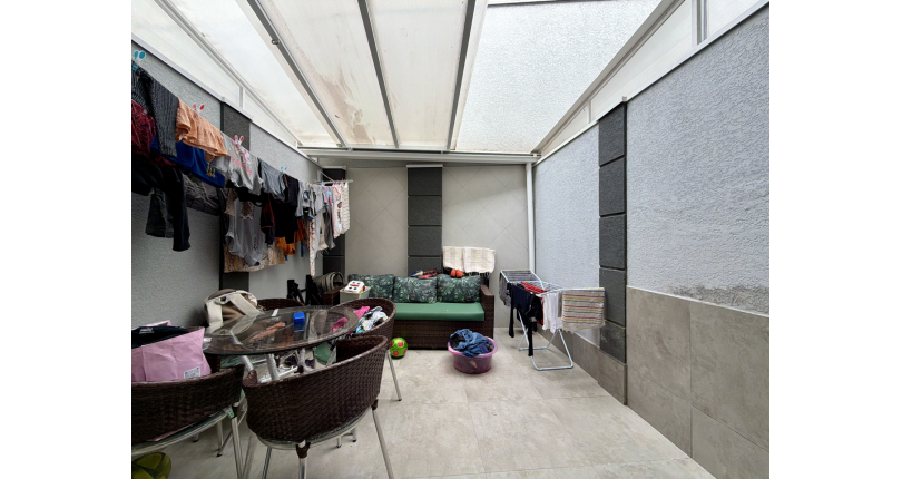 Lindo Sobrado semi novo à venda no Bairro do Parque São Domingos na Rua José Tobias dos Santos, 