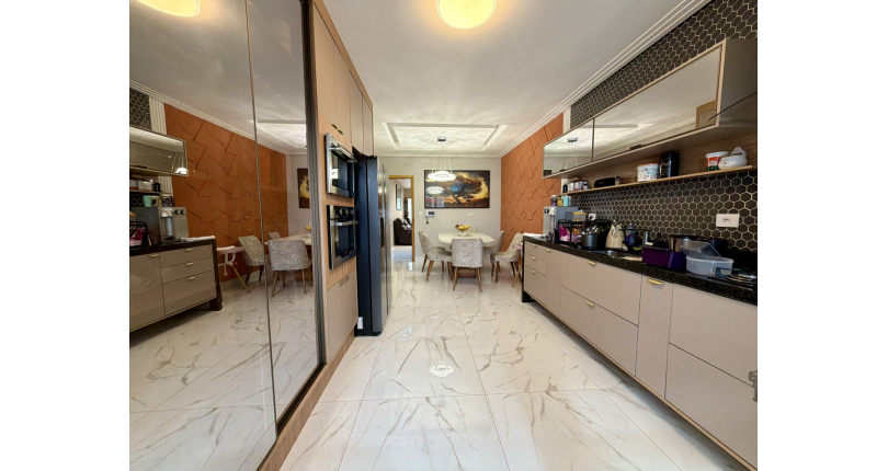 Lindo Sobrado semi novo à venda no Bairro do Parque São Domingos na Rua José Tobias dos Santos,  