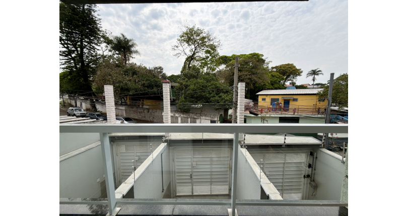 Lindo Sobrado semi novo à venda no Bairro do Parque São Domingos na Rua José Tobias dos Santos, 