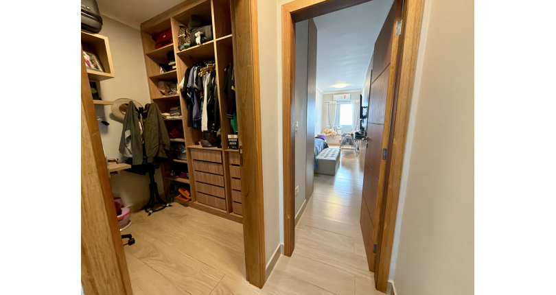 Lindo Sobrado semi novo à venda no Bairro do Parque São Domingos na Rua José Tobias dos Santos, 