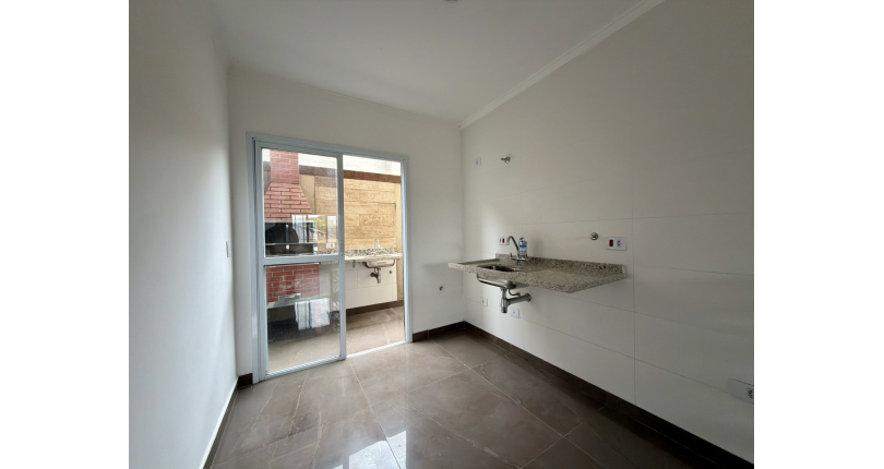 Sobrado novo à venda no Bairro do Jaraguá na Rua Lezira 62, no Condomínio Residencial Vila Real,