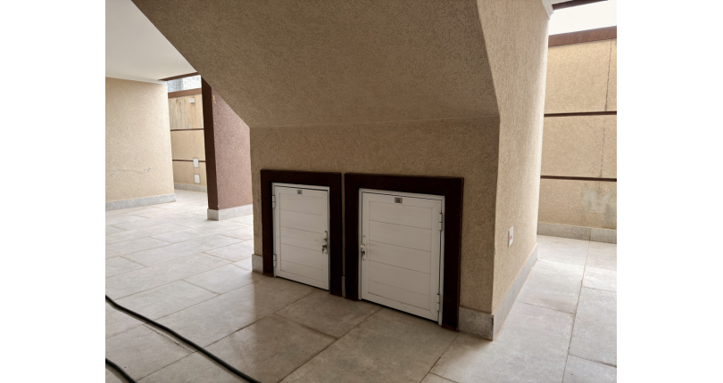 Sobrado novo à venda no Bairro do Jaraguá na Rua Lezira 62, no Condomínio Residencial Vila Real,