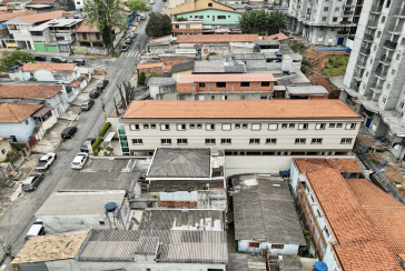 Sobrado novo à venda no Bairro do Jaraguá na Rua Lezira 62, 