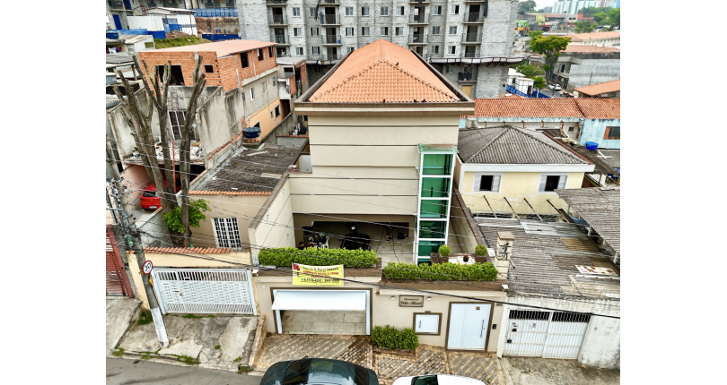 Sobrado novo à venda no Bairro do Jaraguá na Rua Lezira 62,