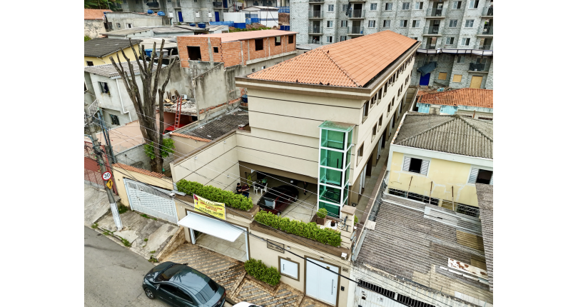 Sobrado novo à venda no Bairro do Jaraguá na Rua Lezira 62,