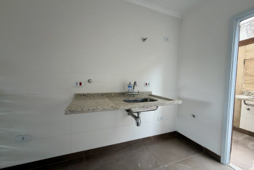 Sobrado novo à venda no Bairro do Jaraguá na Rua Lezira 62,