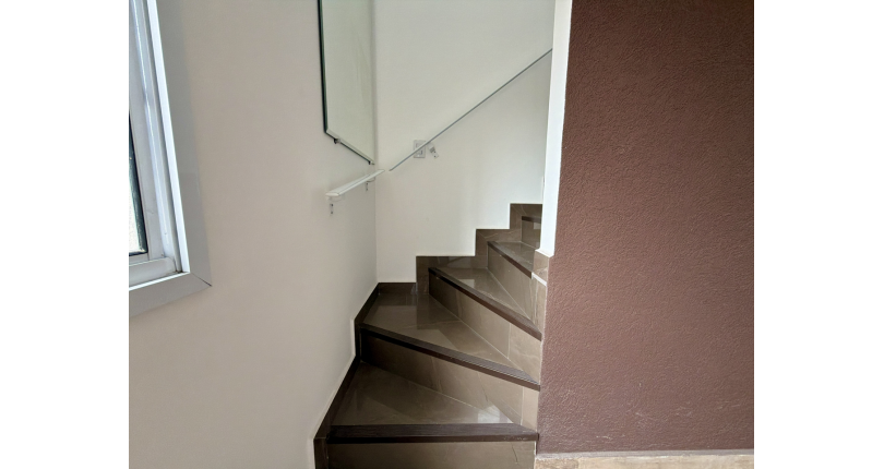 Sobrado novo à venda no Bairro do Jaraguá na Rua Lezira 62,