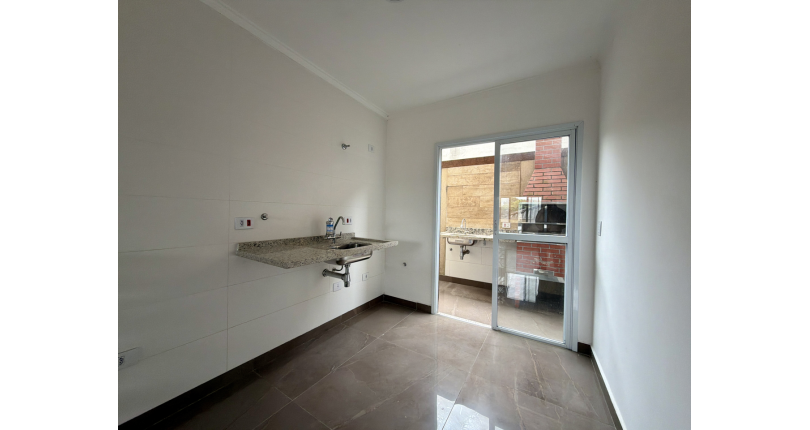 Sobrado novo à venda no Bairro do Jaraguá na Rua Lezira 62,