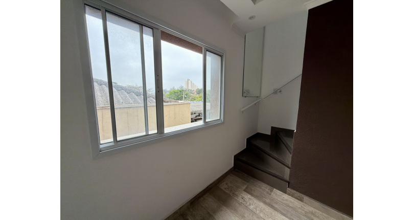 Sobrado novo à venda no Bairro do Jaraguá na Rua Lezira 62,