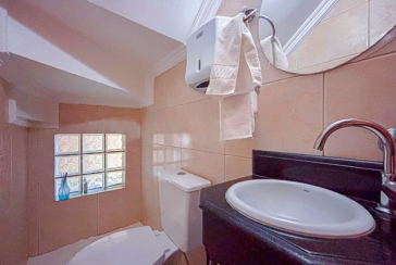 Sobrado à venda no Bairro do Jaraguá na Rua Bela Vista do Ivaí