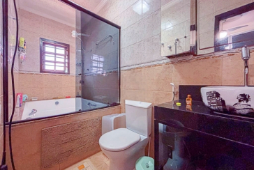 Sobrado à venda no Bairro do Jaraguá na Rua Bela Vista do Ivaí