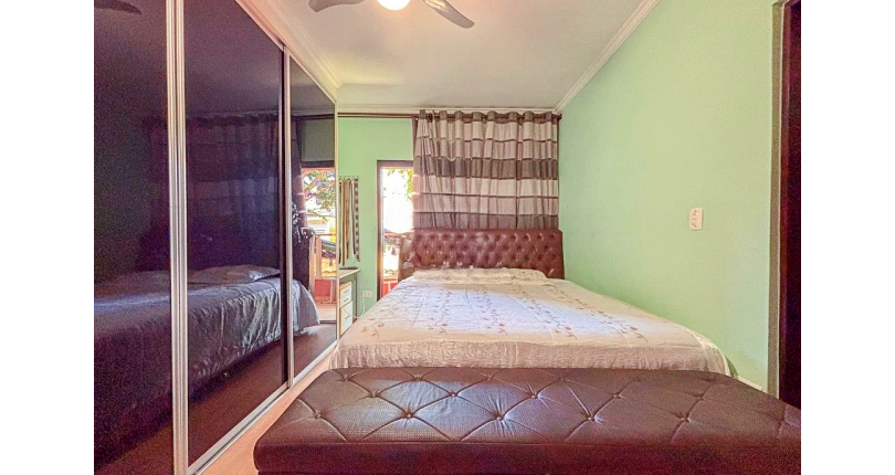 Sobrado à venda no Bairro do Jaraguá na Rua Bela Vista do Ivaí