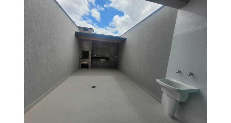 Belo Sobrado novo à venda no Bairro da Vila Jaguara na Rua Pinheiro Raposo 48 