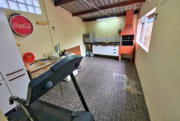 Linda Casa à venda no Bairro do Parque São Domingos na Rua José Albino,