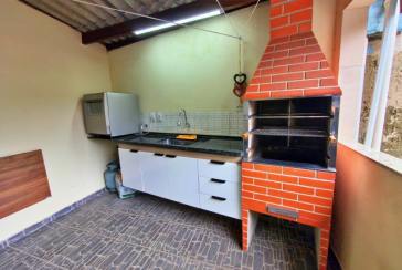 Linda Casa à venda no Bairro do Parque São Domingos na Rua José Albino,