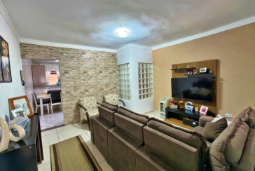 Linda Casa à venda no Bairro do Parque São Domingos na Rua José Albino,