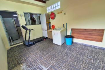 Linda Casa à venda no Bairro do Parque São Domingos na Rua José Albino,