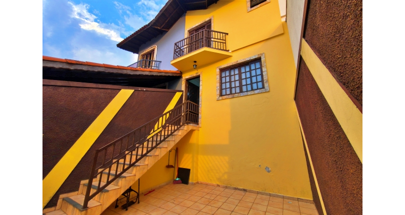 LINDO Sobrado à venda no Bairro do Jardim Vista Linda na Rua Venceslau Gomes da Silva