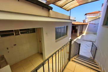 Linda Casa à venda no Bairro da Chácara Inglesa na Rua Cordovil Fernandes Lopes