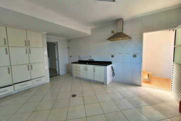 Linda Casa à venda no Bairro da Chácara Inglesa na Rua Cordovil Fernandes Lopes