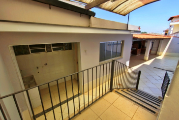 Linda Casa à venda no Bairro da Chácara Inglesa na Rua Cordovil Fernandes Lopes