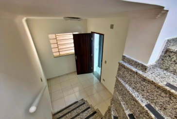 Linda Casa à venda no Bairro da Chácara Inglesa na Rua Cordovil Fernandes Lopes