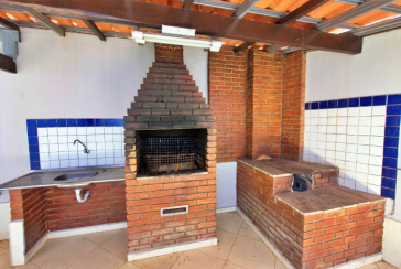 Linda Casa à venda no Bairro da Chácara Inglesa na Rua Cordovil Fernandes Lopes