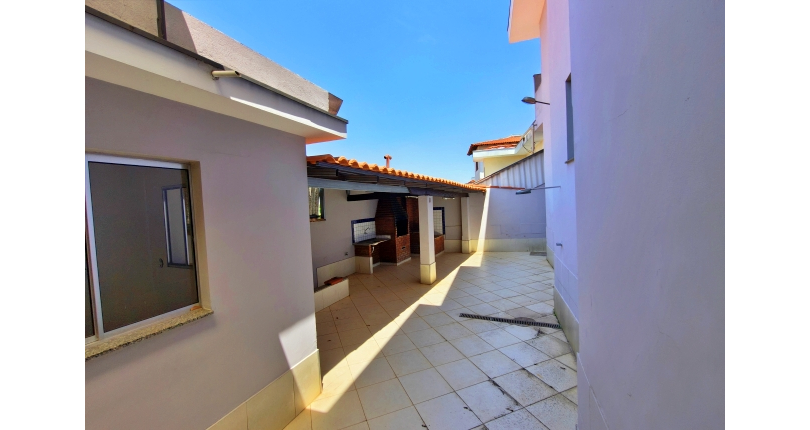 Linda Casa à venda no Bairro da Chácara Inglesa na Rua Cordovil Fernandes Lopes