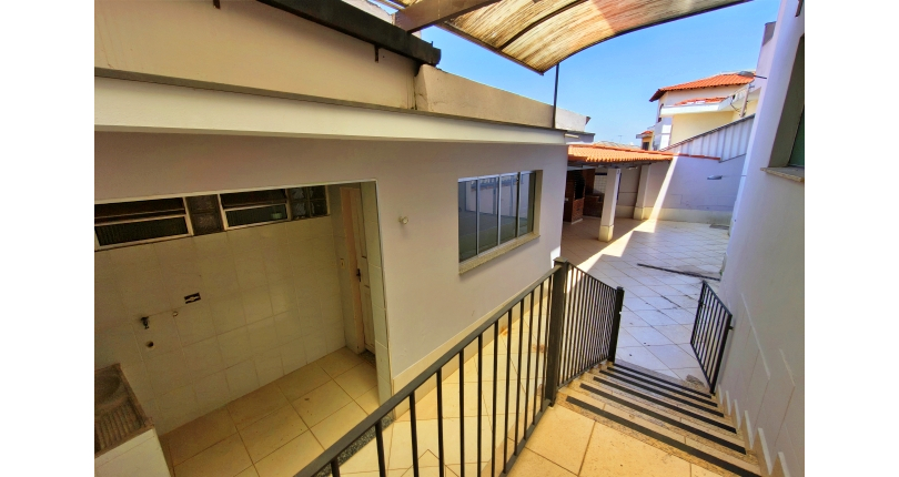 Linda Casa à venda no Bairro da Chácara Inglesa na Rua Cordovil Fernandes Lopes