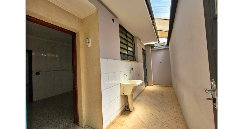 Linda Casa à venda no Bairro da Chácara Inglesa na Rua Cordovil Fernandes Lopes