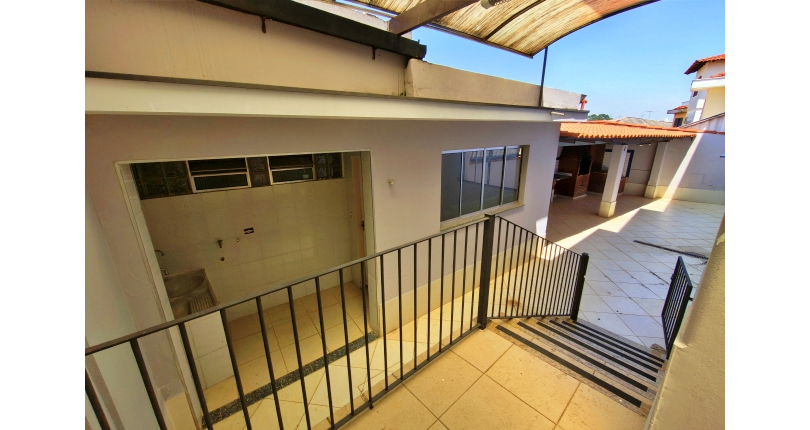 Linda Casa à venda no Bairro da Chácara Inglesa na Rua Cordovil Fernandes Lopes