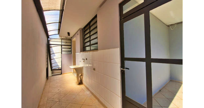 Linda Casa à venda no Bairro da Chácara Inglesa na Rua Cordovil Fernandes Lopes