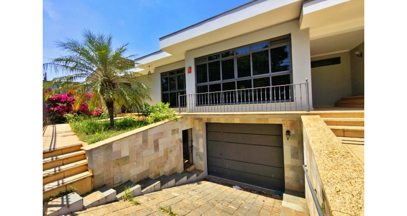 Linda Casa à venda no Bairro da Chácara Inglesa na Rua Cordovil Fernandes Lopes