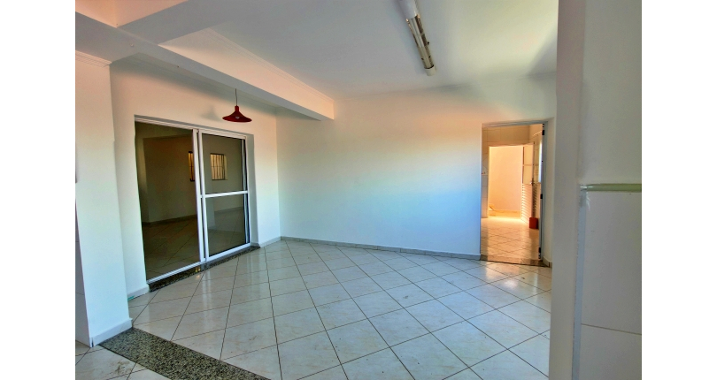 Linda Casa à venda no Bairro da Chácara Inglesa na Rua Cordovil Fernandes Lopes