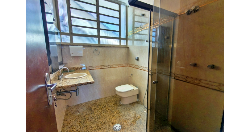 Linda Casa à venda no Bairro da Chácara Inglesa na Rua Cordovil Fernandes Lopes