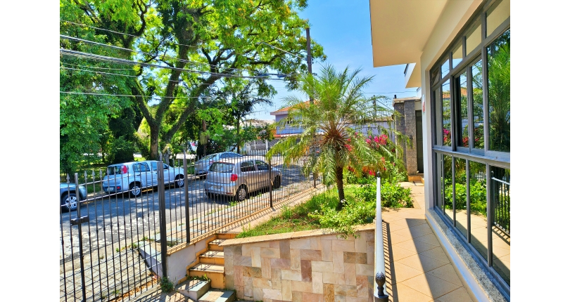 Linda Casa à venda no Bairro da Chácara Inglesa na Rua Cordovil Fernandes Lopes