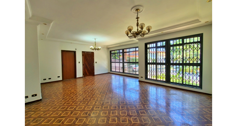 Linda Casa à venda no Bairro da Chácara Inglesa na Rua Cordovil Fernandes Lopes