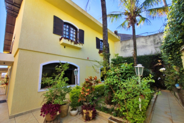 Lindo Sobrado à venda no Bairro do Jardim São José (Zona Norte) na Rua Doutor João Toniolo