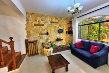 Lindo Sobrado à venda no Bairro do Jardim São José (Zona Norte) na Rua Doutor João Toniolo