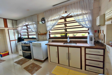 Lindo Sobrado à venda no Bairro do Jardim São José (Zona Norte) na Rua Doutor João Toniolo