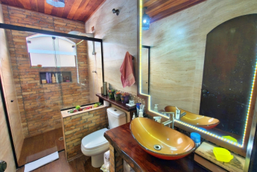 Lindo Sobrado à venda no Bairro do Jardim São José (Zona Norte) na Rua Doutor João Toniolo