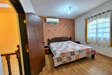 Lindo Sobrado à venda no Bairro do Jardim São José (Zona Norte) na Rua Doutor João Toniolo