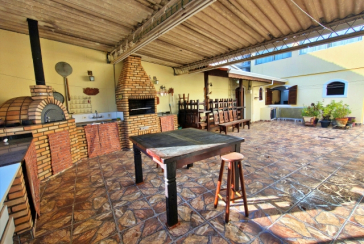 Lindo Sobrado à venda no Bairro do Jardim São José (Zona Norte) na Rua Doutor João Toniolo