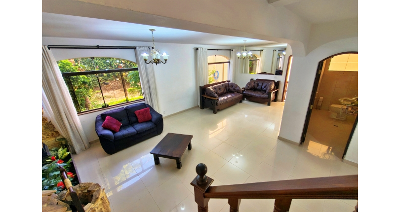 Lindo Sobrado à venda no Bairro do Jardim São José (Zona Norte) na Rua Doutor João Toniolo