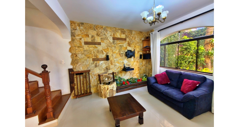 Lindo Sobrado à venda no Bairro do Jardim São José (Zona Norte) na Rua Doutor João Toniolo