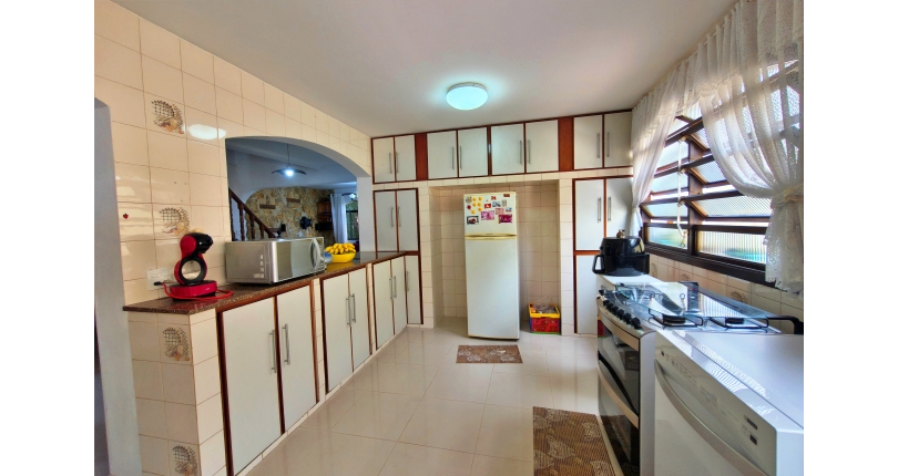 Lindo Sobrado à venda no Bairro do Jardim São José (Zona Norte) na Rua Doutor João Toniolo