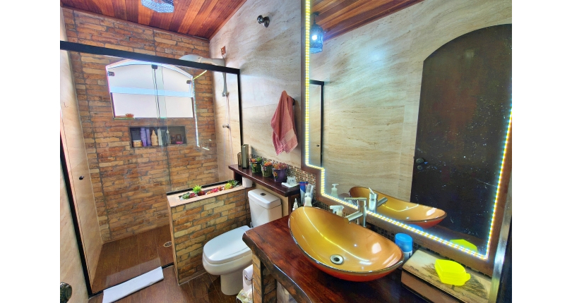 Lindo Sobrado à venda no Bairro do Jardim São José (Zona Norte) na Rua Doutor João Toniolo